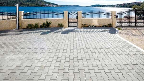 Frühwald Behaton térkő - Szürke