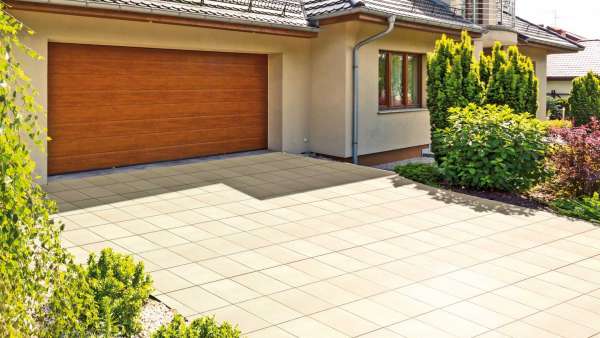 Frühwald La Piazza Grande térkő homokkő