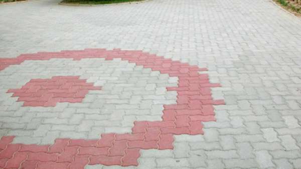 Frühwald Parolin térkő - Szürke/Piros